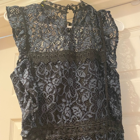 SOLD Zara lace dress - Picture 4 of 6